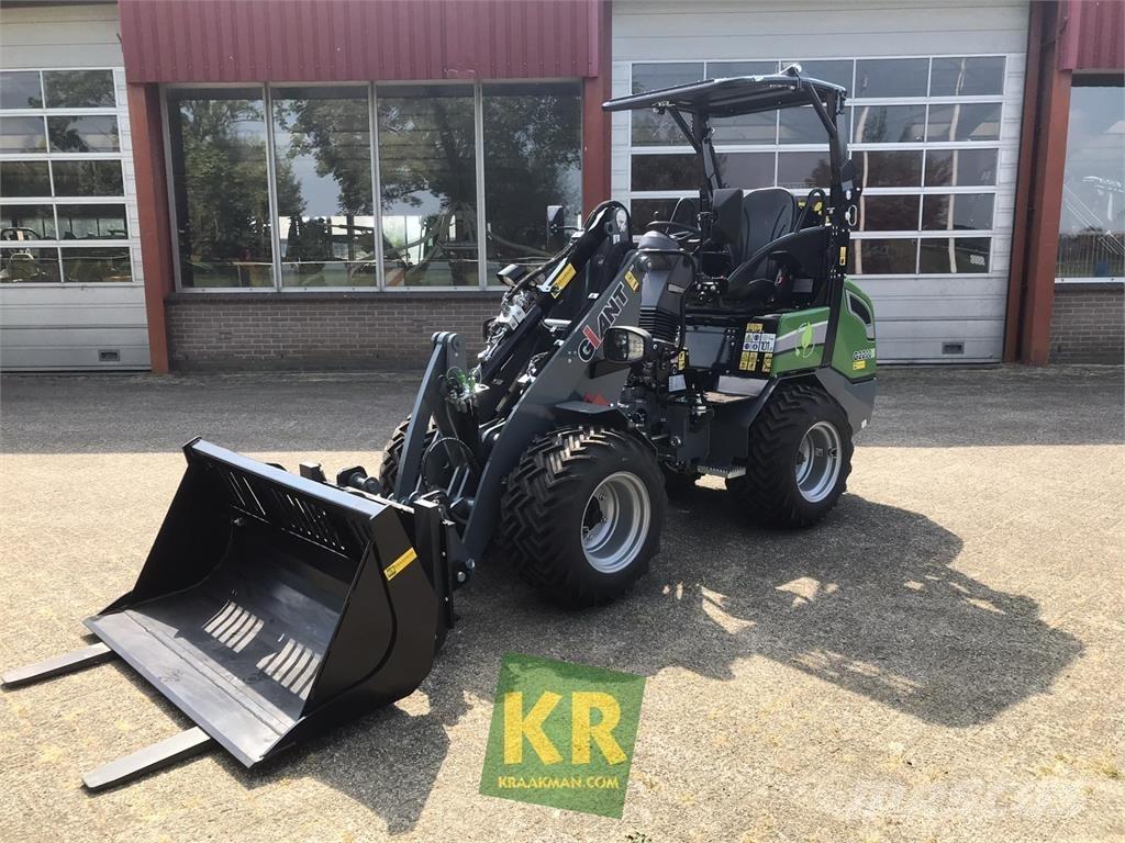 GiANT G2200E Frontaallaadurid ja ekskavaatorid