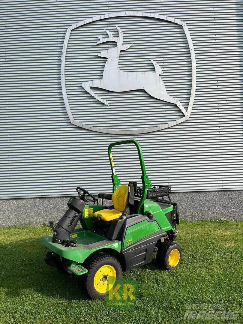 John Deere 1580 Muud golfiväljaku niidukid