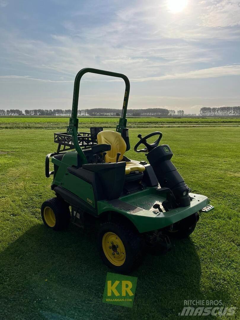 John Deere 1580 Muud golfiväljaku niidukid