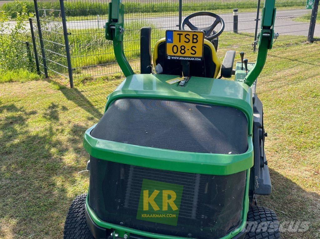 John Deere 1580 Muud golfiväljaku niidukid