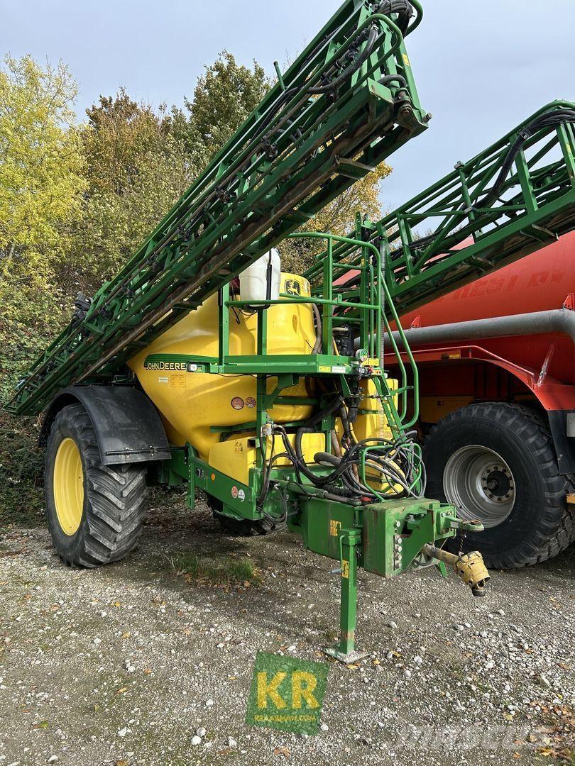 John Deere 840 Iseliikuvad pritsid