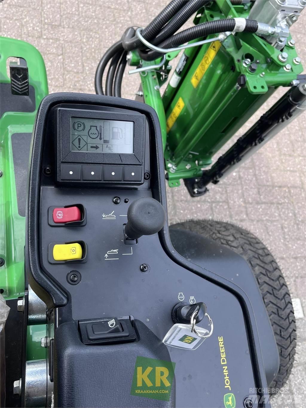 John Deere 8700A Greeni niidukid