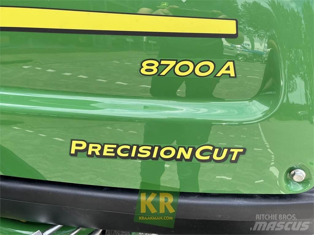 John Deere 8700A Greeni niidukid