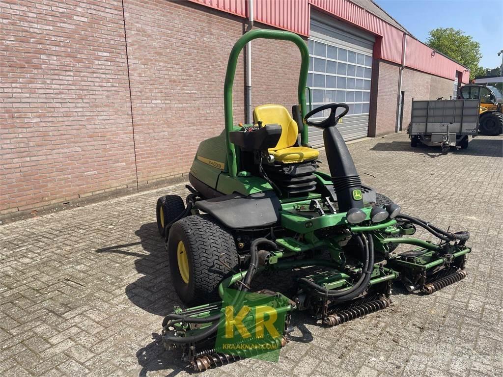 John Deere 8700A Greeni niidukid