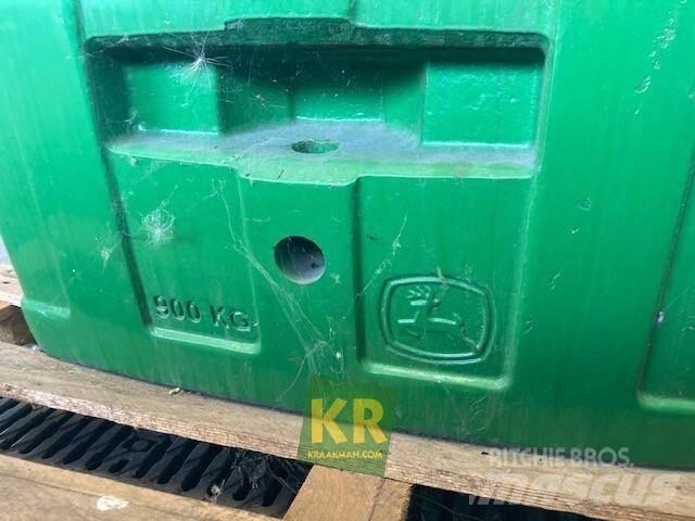 John Deere 900 kg Esiraskused