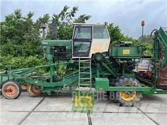 Krakei 6610 rooier Kartulikombainid ja kaevajad