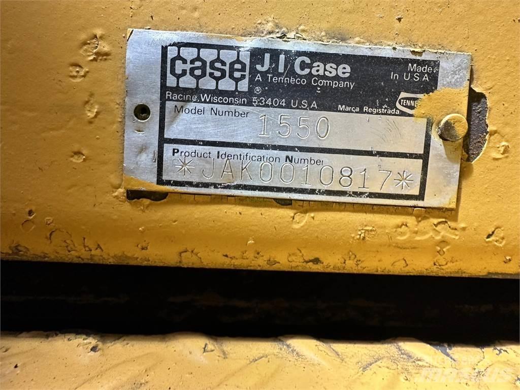 CASE 1550 Buldooserid