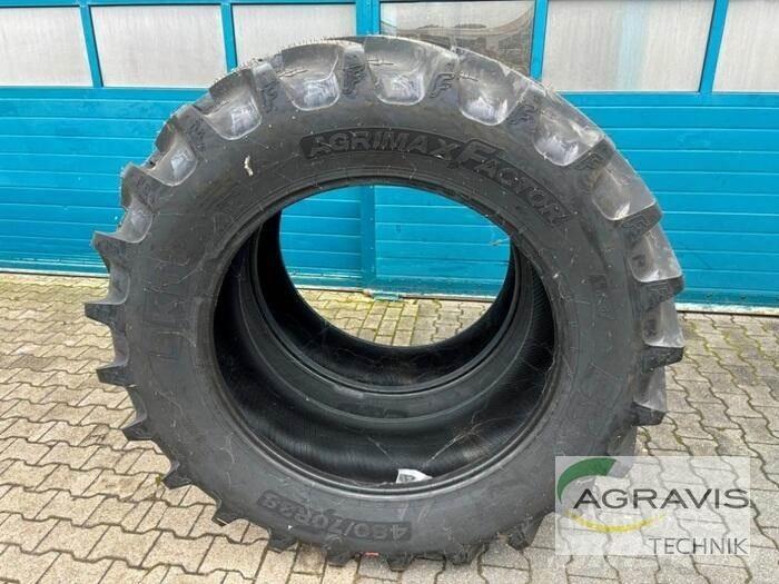 BKT 480/70-R38 Rehvid, rattad ja veljed