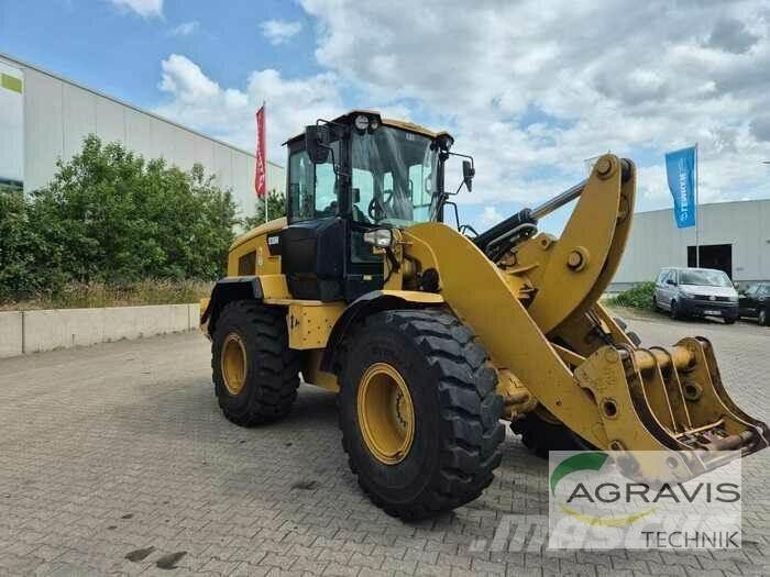 CAT 930 M Rataslaadurid