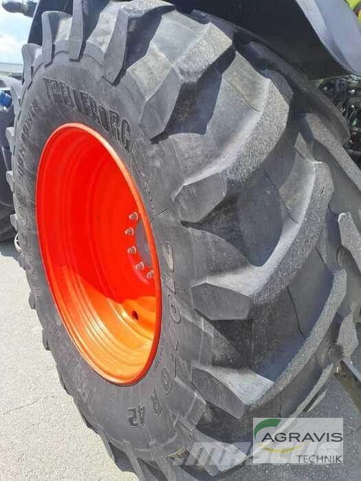 CLAAS AXION 870 Traktorid
