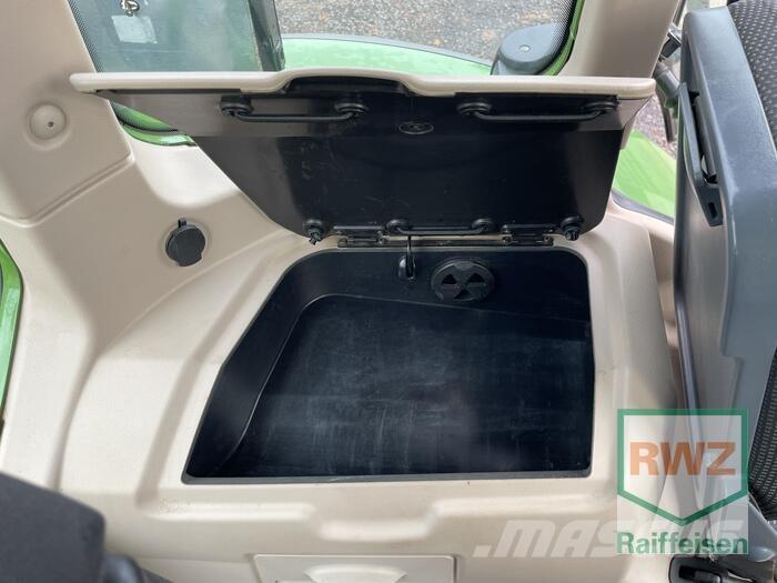 Fendt 718 Vario Traktorid