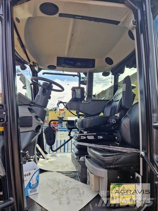 JCB FASTRAC 4220 Traktorid