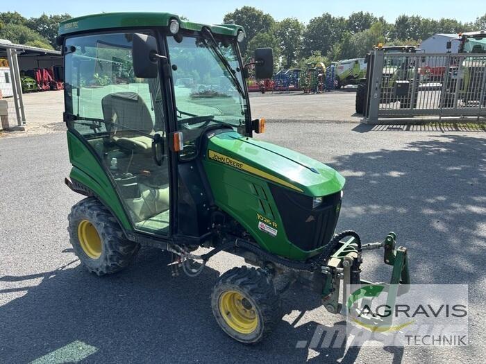 John Deere 1026 R Traktorid