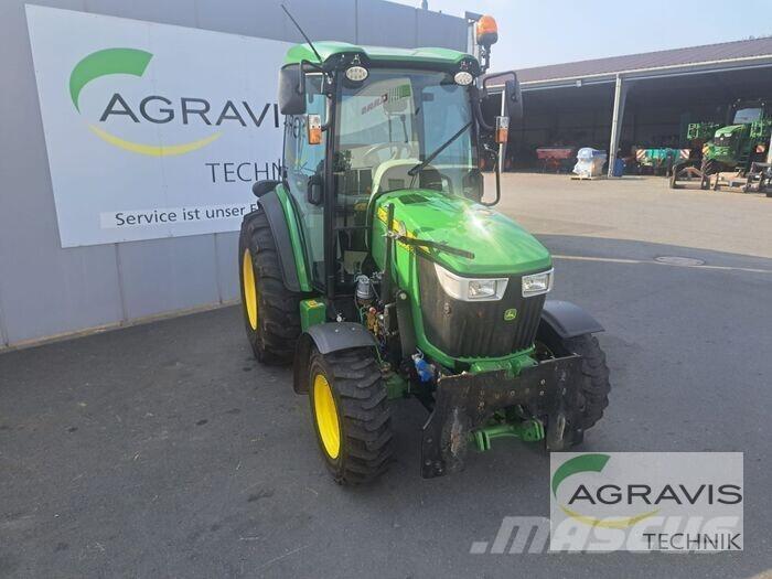 John Deere 4066 R Traktorid