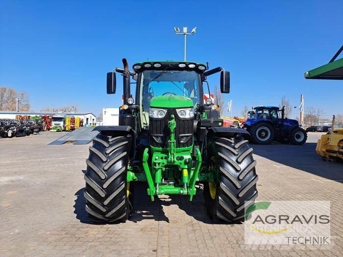 John Deere 6215 R Traktorid