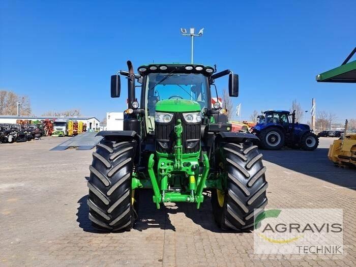 John Deere 6215 R Traktorid