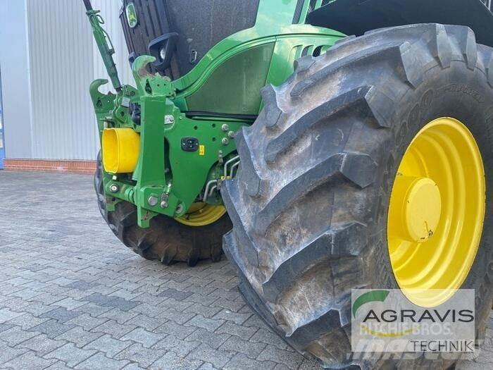 John Deere 6215 R Traktorid