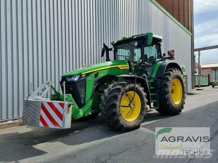 John Deere 8310 R Traktorid
