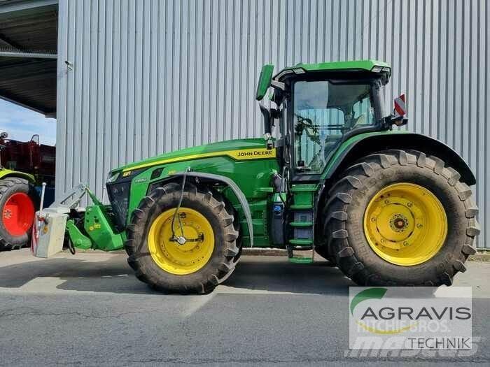 John Deere 8310 R Traktorid