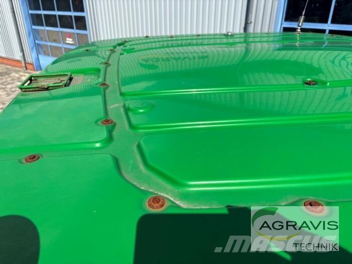 John Deere 8320 R Traktorid