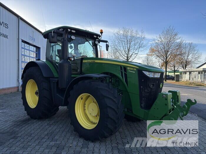 John Deere 8320 R Traktorid