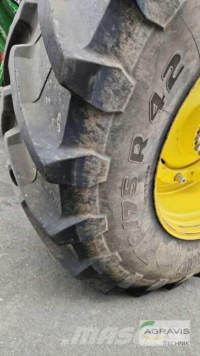 John Deere 8R 310 Traktorid