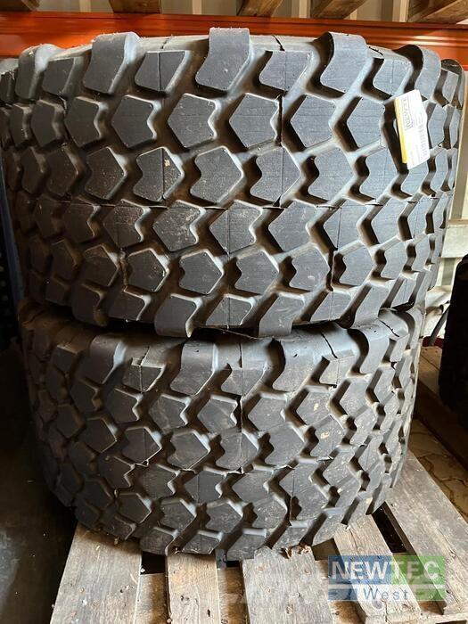  KR445/45R19.5 Rehvid, rattad ja veljed