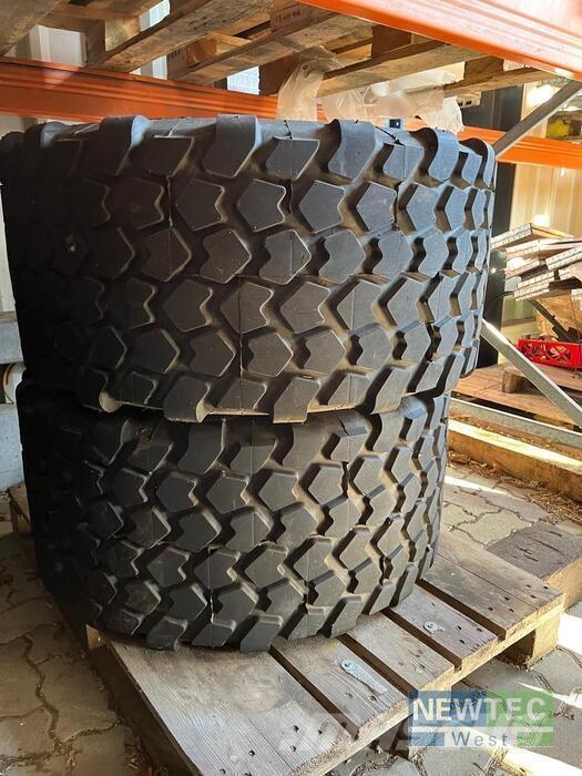  KR445/45R19.5 Rehvid, rattad ja veljed