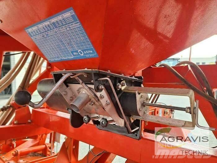 Kuhn HR 3003 Randaalid/mullafreesid