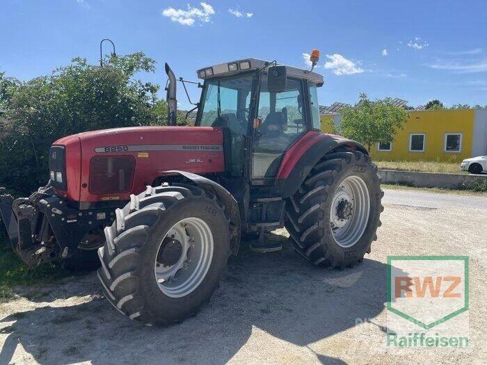 Massey Ferguson 8250-4 Traktorid