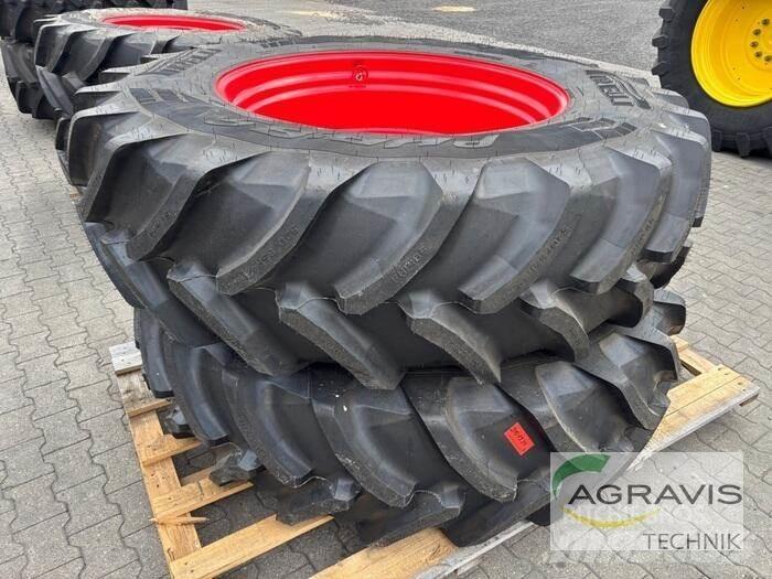 Pirelli KR 520/85R42 Rehvid, rattad ja veljed