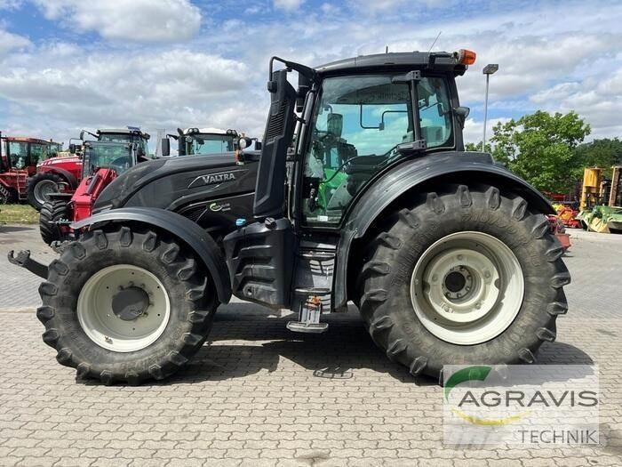 Valtra T 214 D 1B8 Traktorid