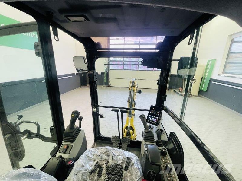 CAT 302CR-05A Ratasekskavaatorid