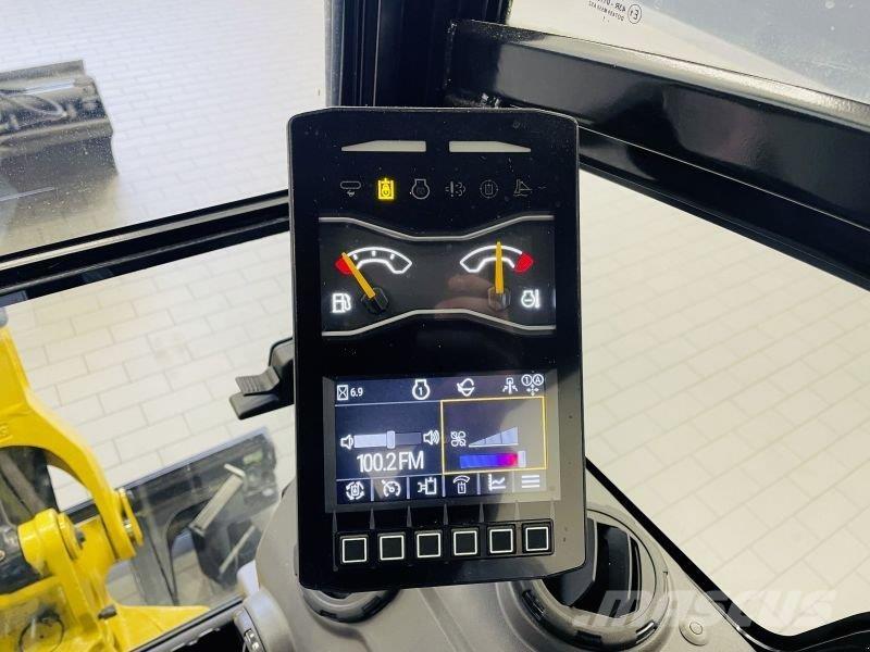 CAT 302CR-05A Ratasekskavaatorid