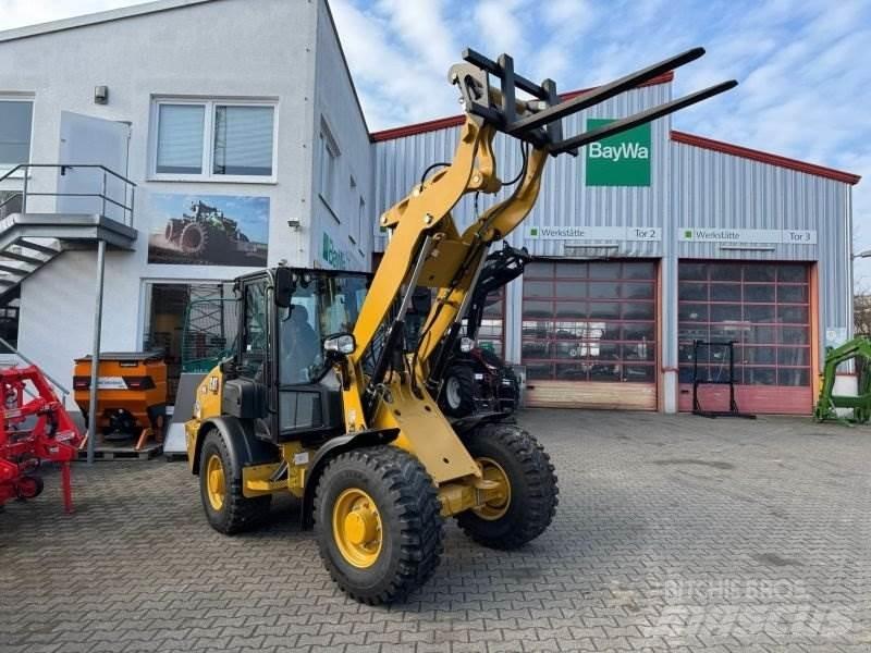 CAT 906-14 Rataslaadurid