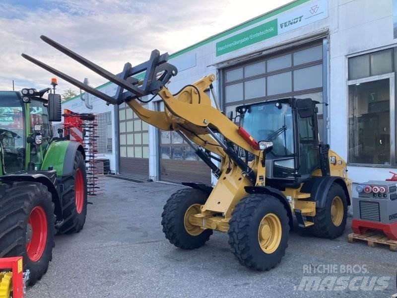CAT 908 Rataslaadurid