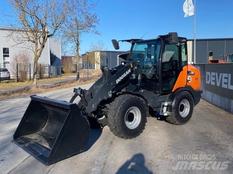 Doosan DL 80-7 Rataslaadurid
