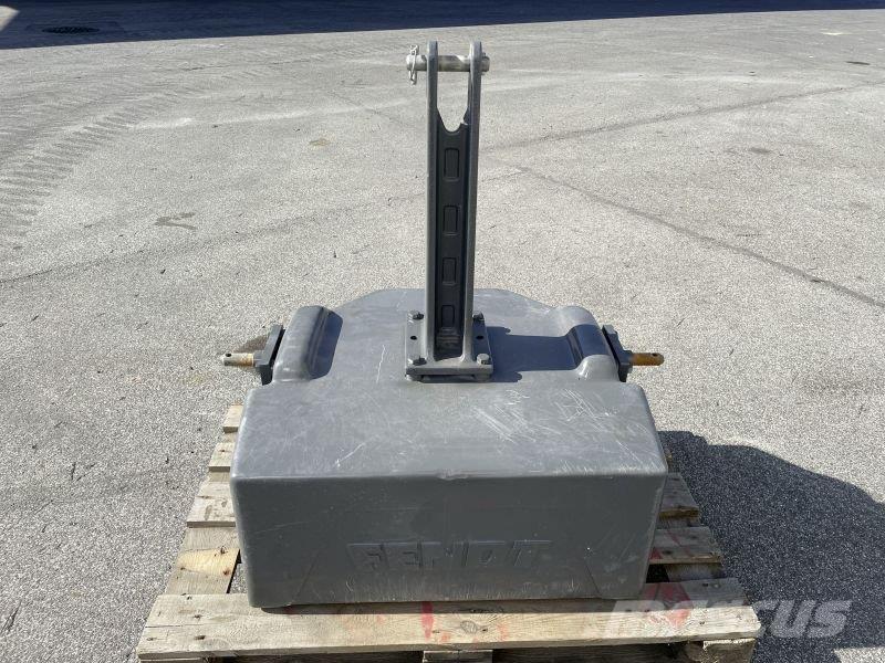 Fendt 1250 KG Esiraskused