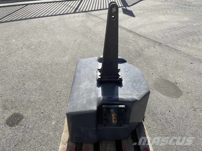 Fendt 1250 KG Esiraskused