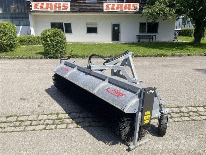Fliegl TYP 700 Tänavapuhastusmasinad