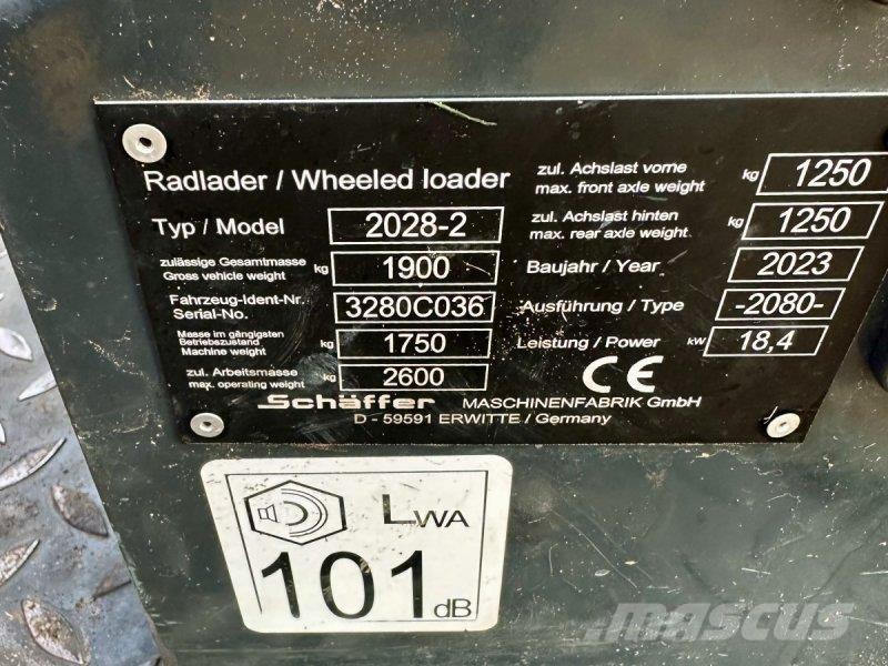 Schäffer 2028 Frontaallaadurid ja ekskavaatorid