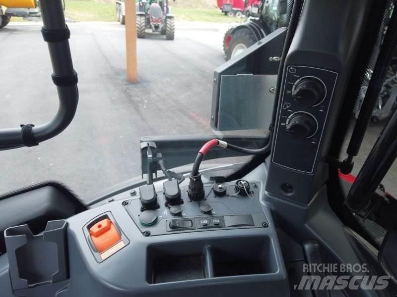 Valtra Q305 Traktorid