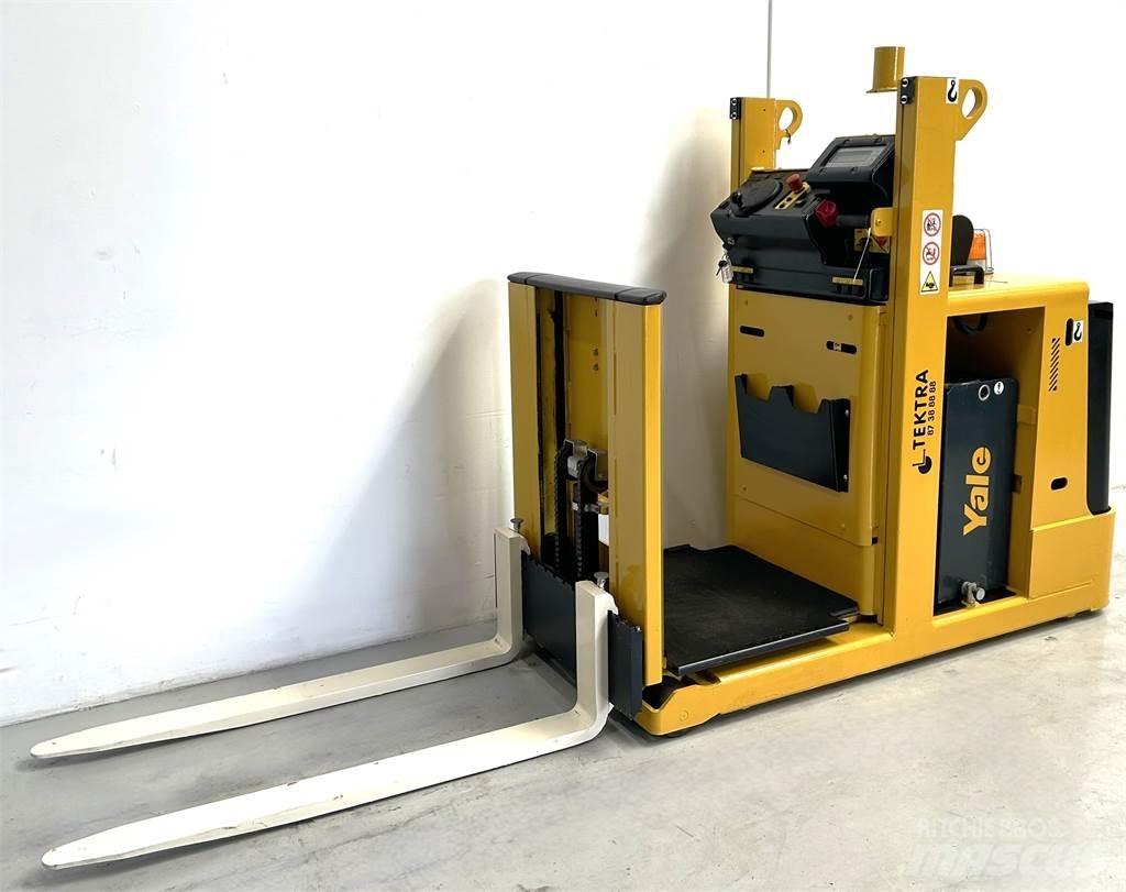 Hyster K1.0L Keskmise kõrgusega komplekteerimistõstukid
