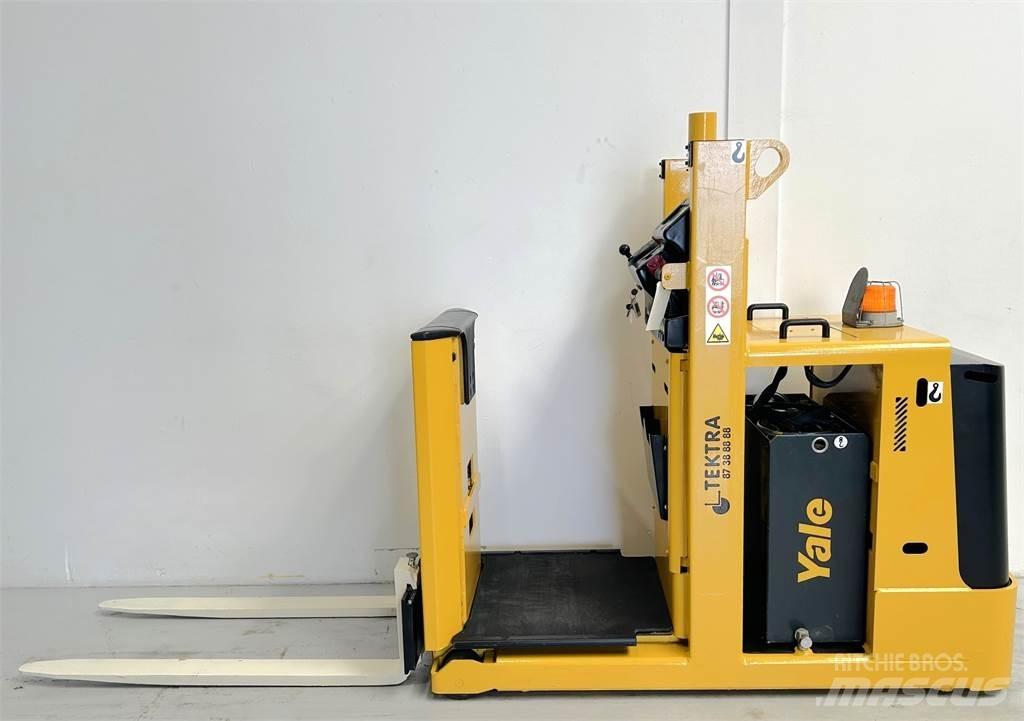 Hyster K1.0L Keskmise kõrgusega komplekteerimistõstukid