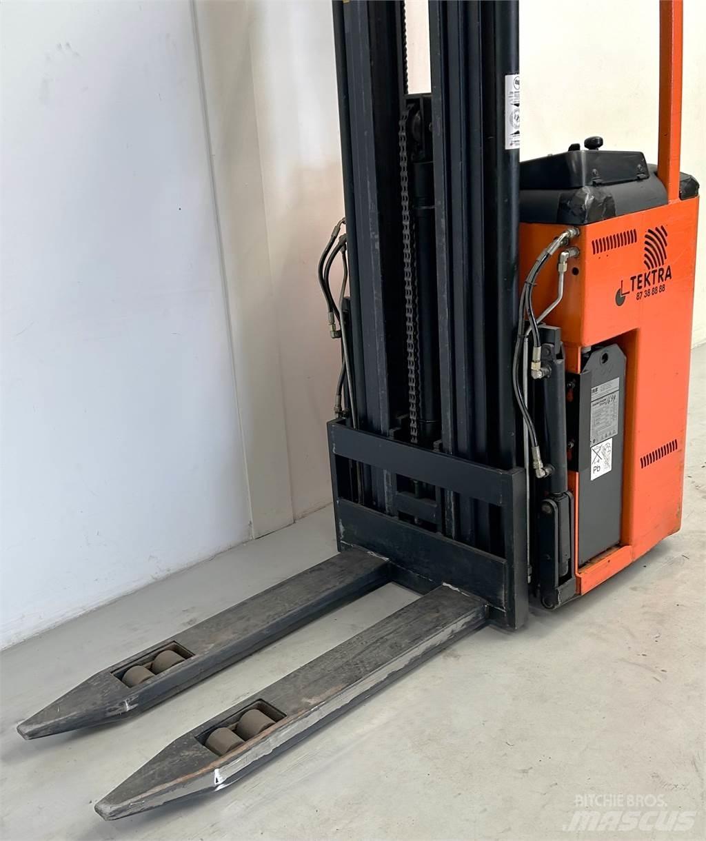 Rocla SST 12 TREV Platvormiga virnastajad