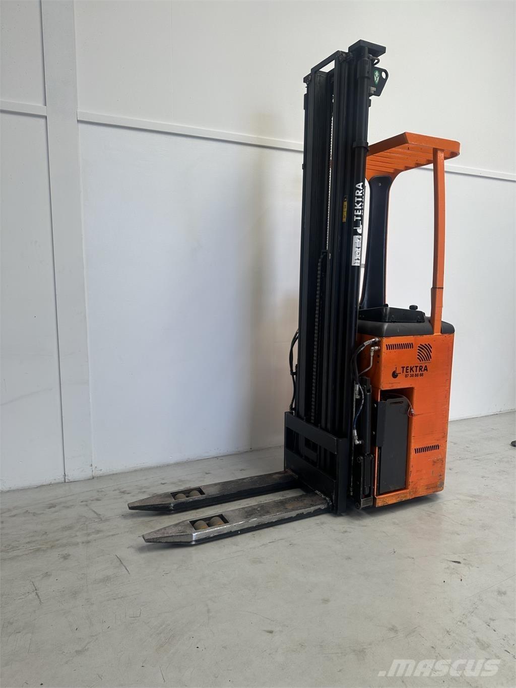 Rocla SST 12 TREV Platvormiga virnastajad