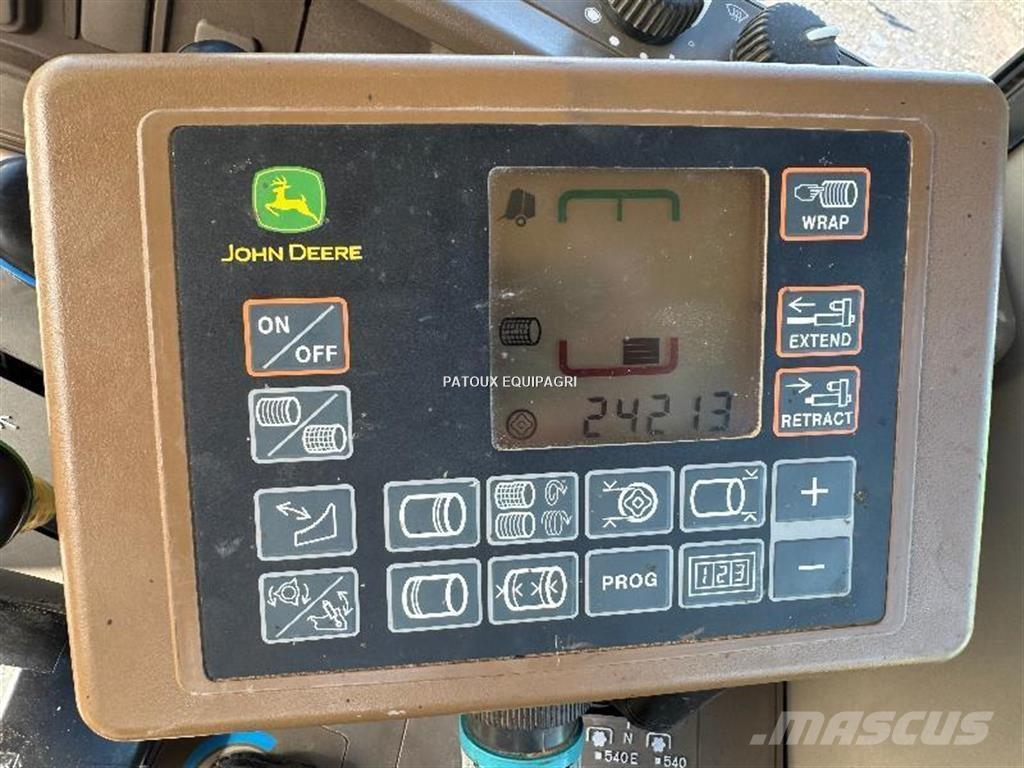 John Deere 864 Ruloonpressid