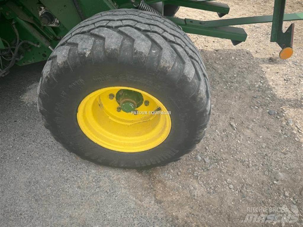 John Deere 864 Ruloonpressid