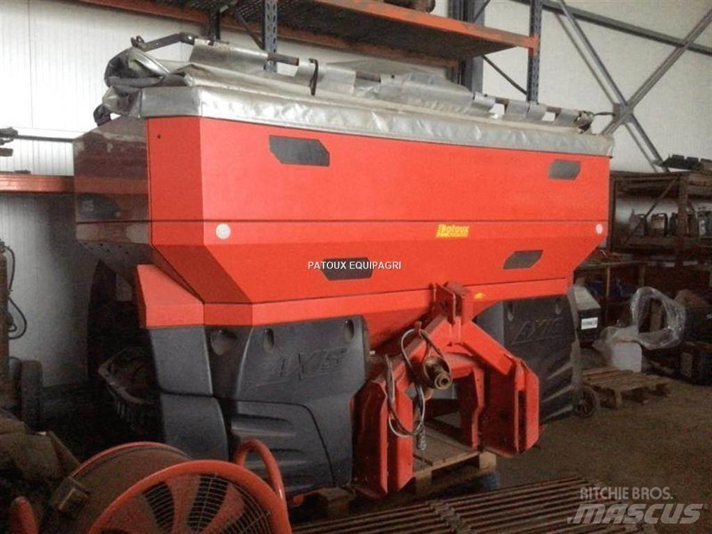 Kuhn AXIS50.1W Mineraalväetise laoturid