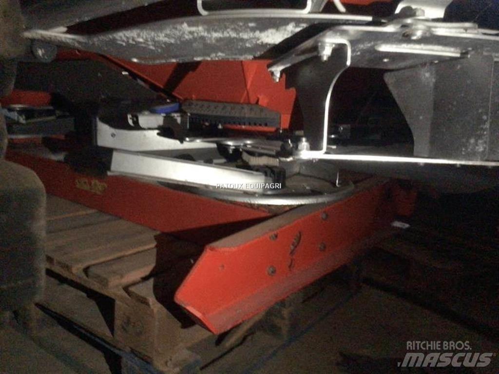 Kuhn AXIS50.1W Mineraalväetise laoturid